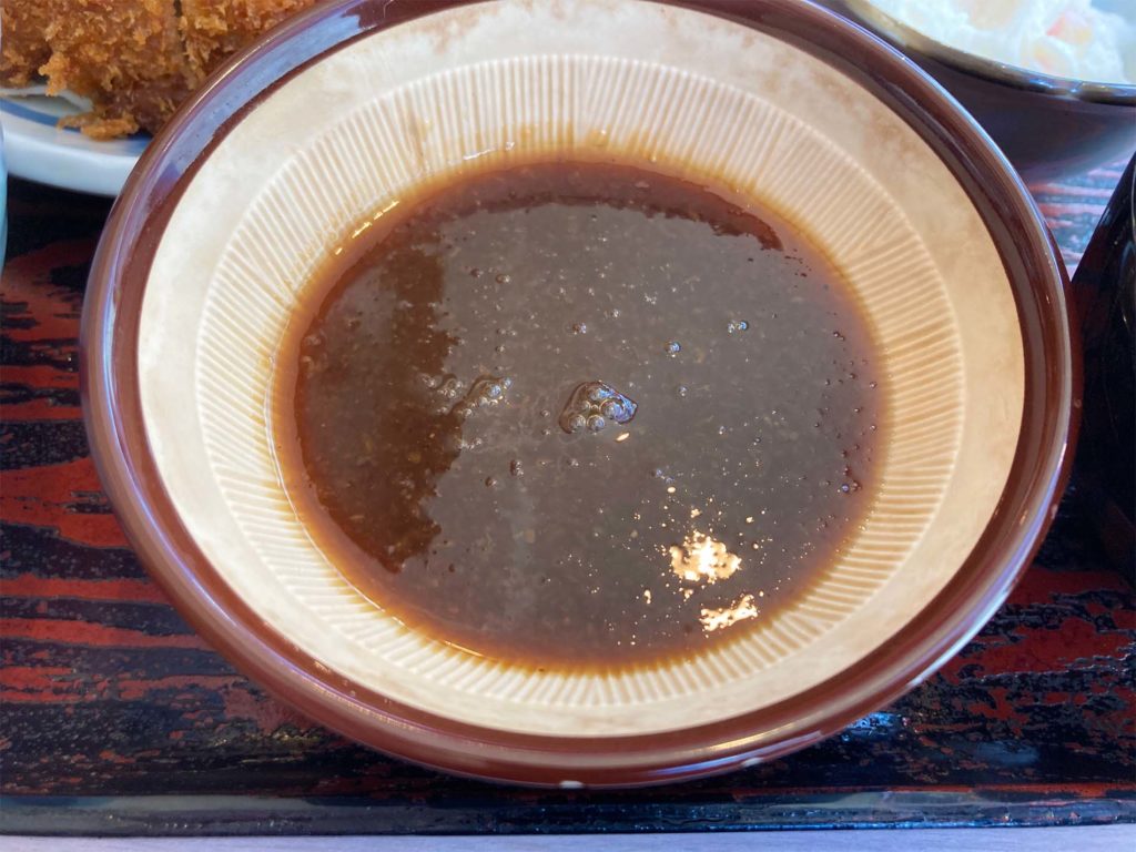 宮崎のとんかつ屋さん：いろりのとんかつ定食のおろしポン酢の写真